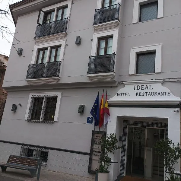 Hotel Ideal, hotel Villarrobledóban