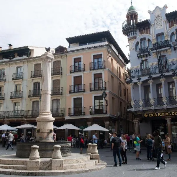 Apartamentos Plaza del Torico Teruel, hotel v destinaci Teruel