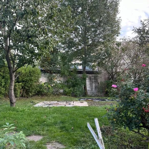 Wohnen mit Garten Lillys 3 oder Julis 1, hotel v destinaci Tulln