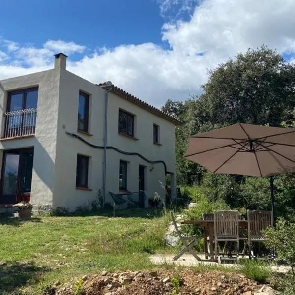 Gite la Bonté, chaleureux avec une vue enchantée, hotel v destinácii Vélieux