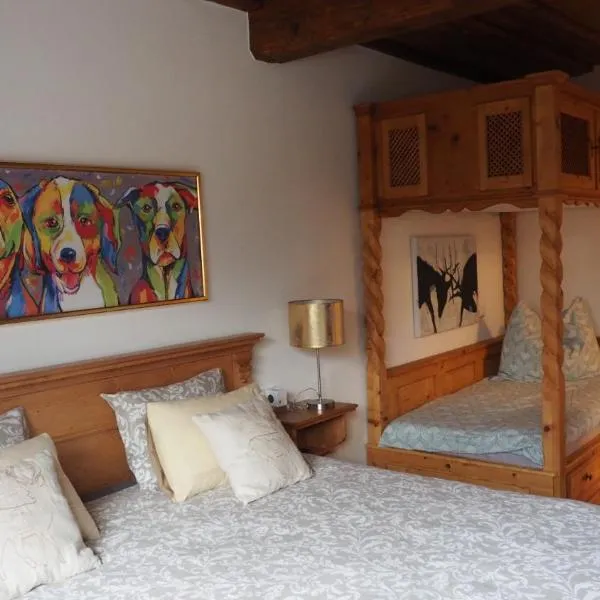 Kärtnerisch Wohnen, hotel v destinaci Ferlach