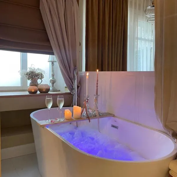 La Suite Drômoise 1809, hotel in Saint-Paul-lès-Romans