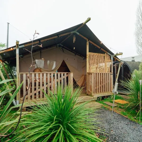 Sunset Retreats Safari Tent, hotel v destinaci Ombersley