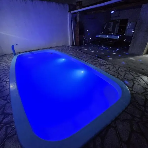 Casa aconchego com piscina, ξενοδοχείο σε Guaratuba