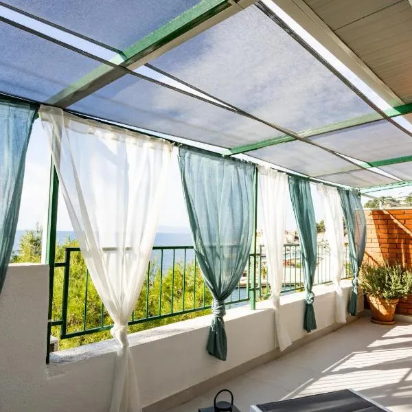 Apartments Kržanić, hotel in Podgora