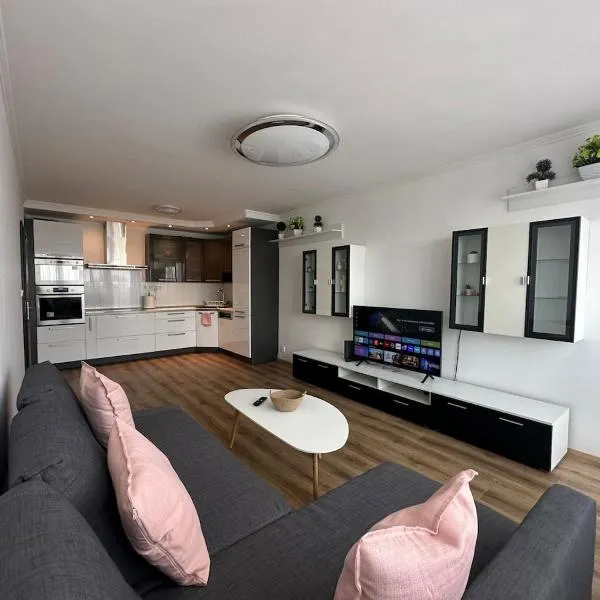 High rise cozy 2BRD flat, hotel v Praze