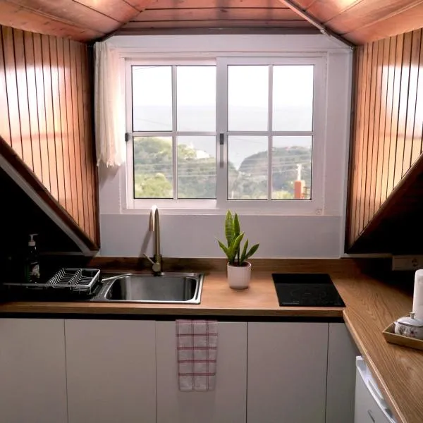 Sea & Mountain View Lombo de Cima House BBQ & Wifi, hotel v Santani