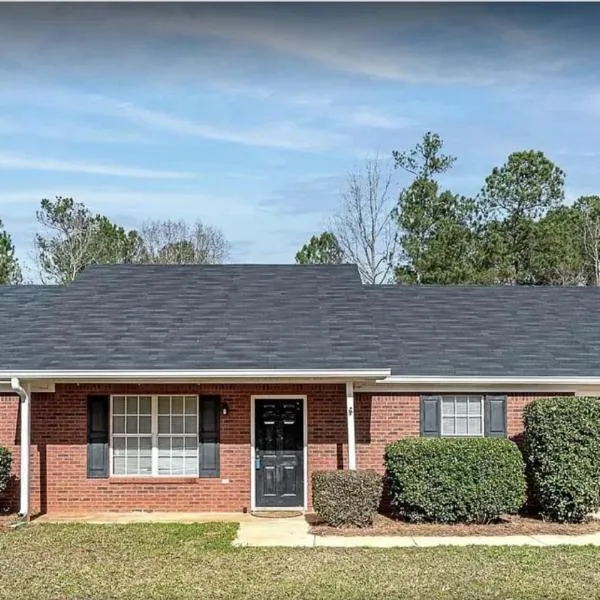 Cozy Home in McDonough, hotel in McDonough