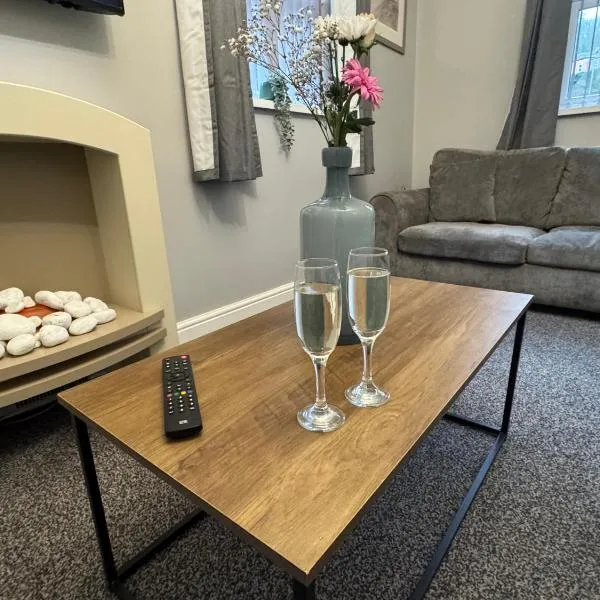 Omega Apartment - 3 Bedrooms - Sleeps 5, Hotel in Whitehaven