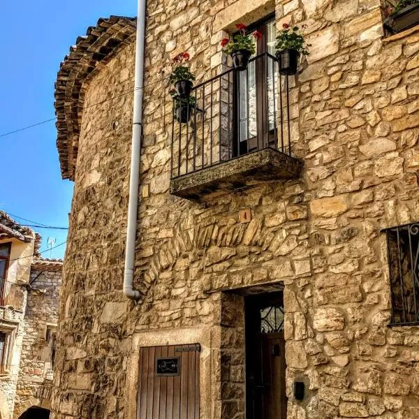 CAN PINÓS de GUIMERÀ, готель у місті Guimerá