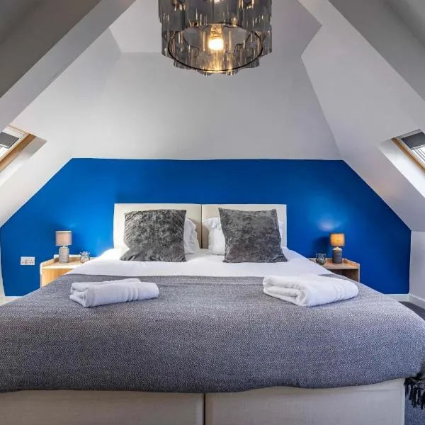 4br-sleeps8-privategarden-freeparking, hotel in Nottingham