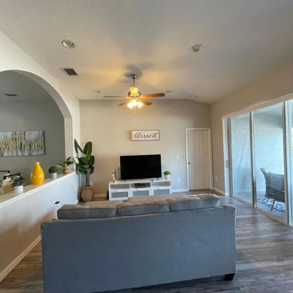 Welcome to LUX Guesthouse!, готель у місті Раскін