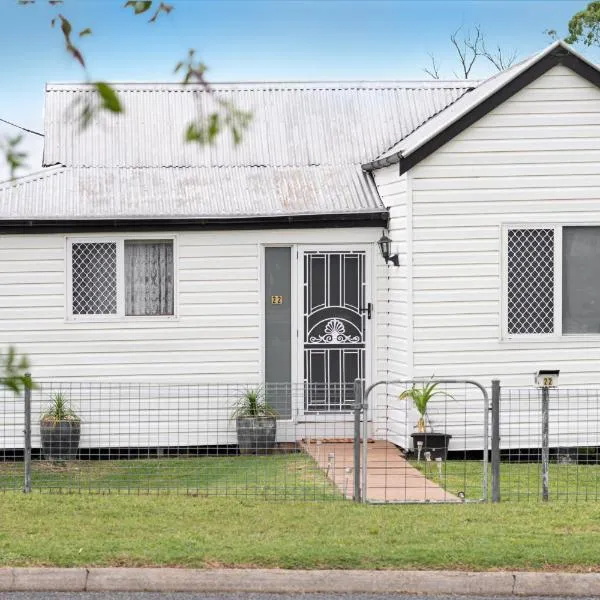 Quaint 2 bedroom fully furnished Cottage, hotel v destinaci Warwick