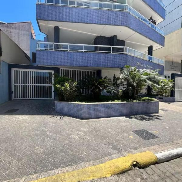Apto amplo com churrasqueira a 2 minutos da prainha!