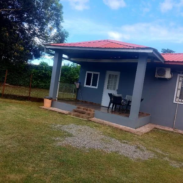 La casita de Issa via Boquete, hotel v destinaci David