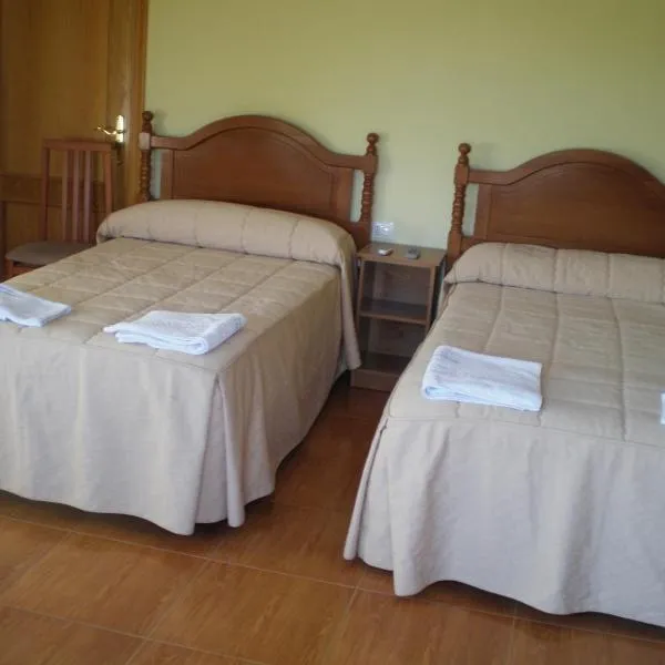 Hostal Catro Ventos, hotel v destinaci Lugo