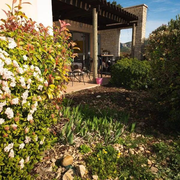 Appartement au coeur du Golf de Saumane, hotel in Saumane-de-Vaucluse