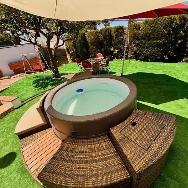 Casa Familiar Alhaurín de la Torre con Jacuzzi, hotel v destinaci Alhaurín de la Torre