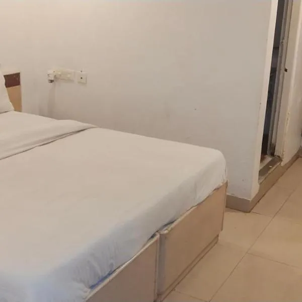 Hotel Cozy Residency, hotel in Jabalpur