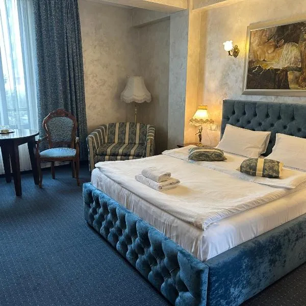 Vila Royal – hotel w mieście Bacău