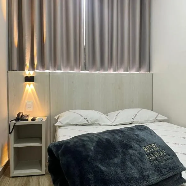Hotel Salomão - Próximo a 25 de Março, Bom Retiro, Brás e Rua Santa Efigênia, a 2 minutos do Mirante Sampa Sky e pista de Skate Anhangabaú, hotel v Sao Paulu