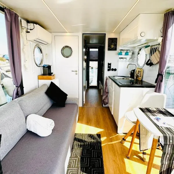 Houseboat Seabreeze, hotel v destinaci Alghero