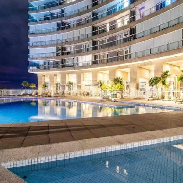 Unlimited Ocean Front - Frente à Praia Vista Mar Hidromassagem 2 Piscinas Climatizadas 2 Saunas Seca e Úmida Wi-Fi 350MB, hotel in Santos