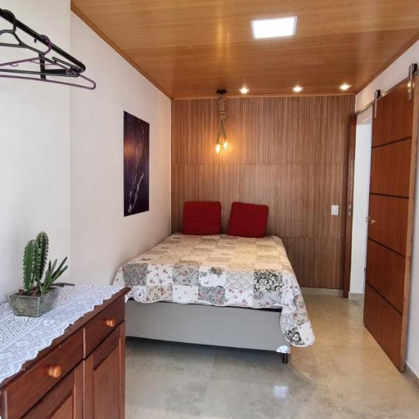 Apartamento charmoso perto da Praia dos Anjos