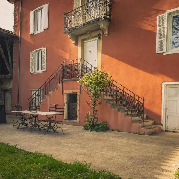 Rouède - Maison de caractère au pied des Pyrénées, hotel in Estadens