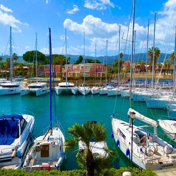 Apartments Di Salvo, hotel v destinácii Furnari