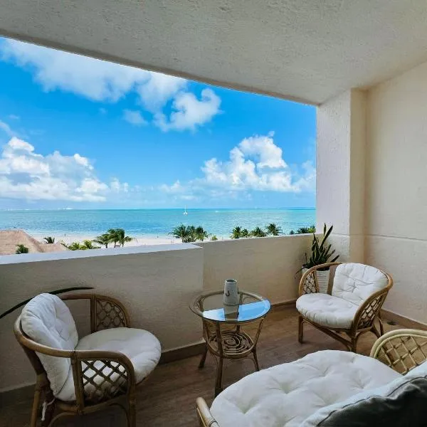 Oceanfront Paradise in Cancun Hotel Zone, hotel v destinaci Cancún
