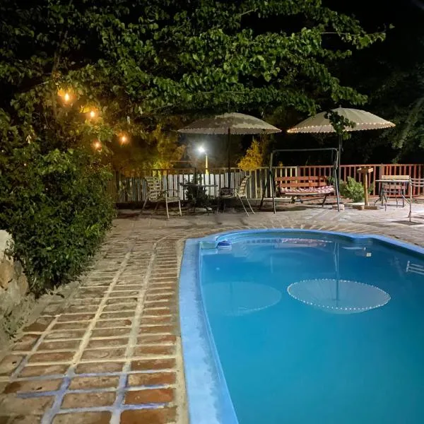 Cabañas Between Hills, hotel in San Alfonso