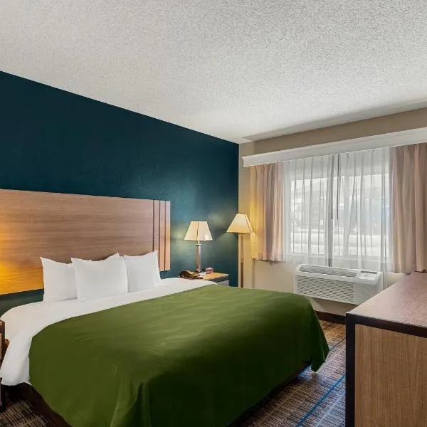 Quality Inn Denver Northeast Brighton, hotel v destinaci Brighton