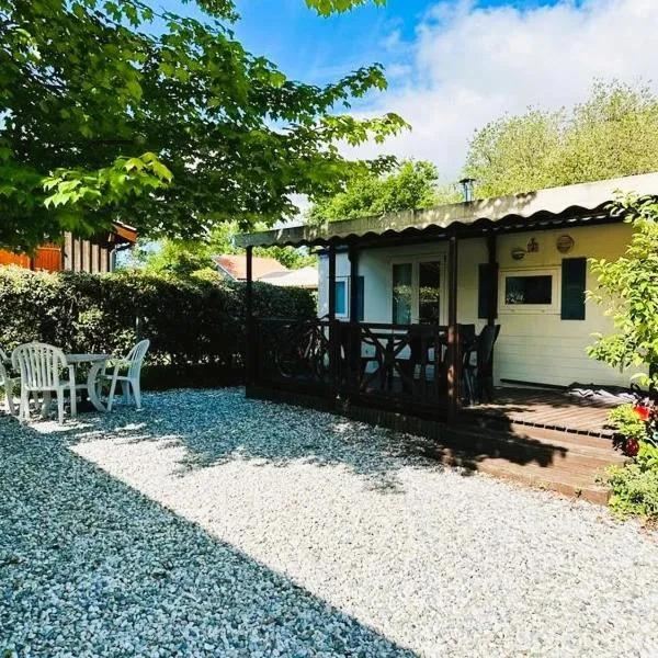 Mobil Home Climatisé Menthe à l'eau, hôtel à Biscarrosse
