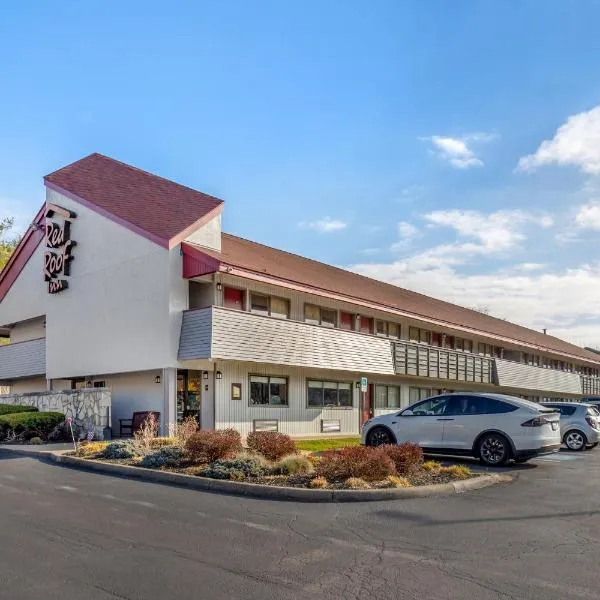 HomeTowne Studios by Red Roof Danville, PA, hotel v destinaci Danville