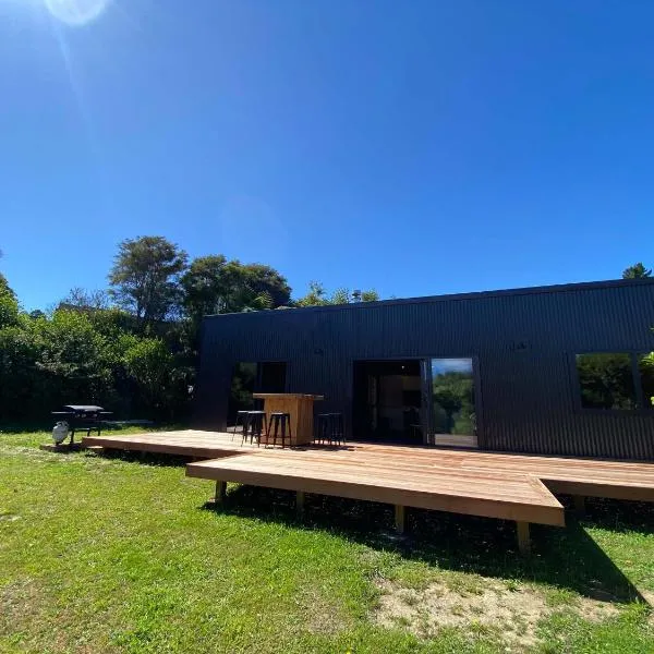 Modern Comfort in Collingwood - Brand New Holiday Home, hotel v destinaci Collingwood