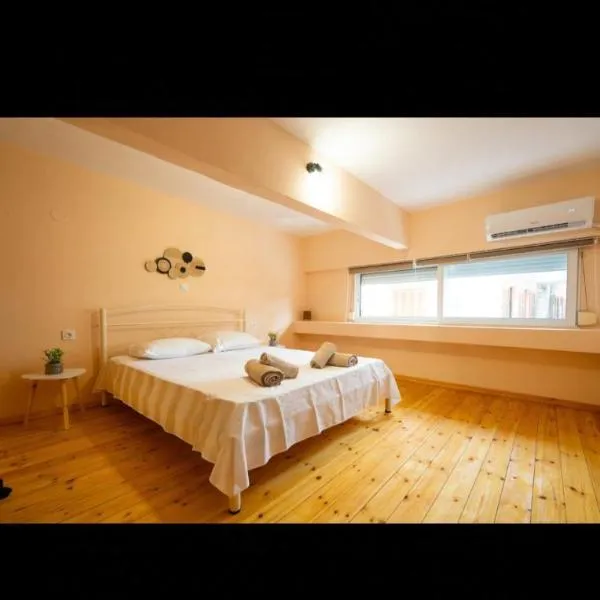 A F small maisonette, hotel in Drama