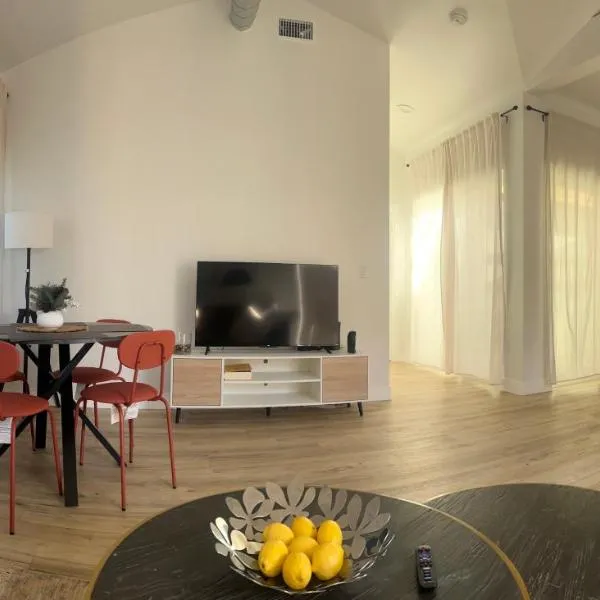 Comfy & calm rooms near I-10, Temple city, hotel v destinaci Temple City