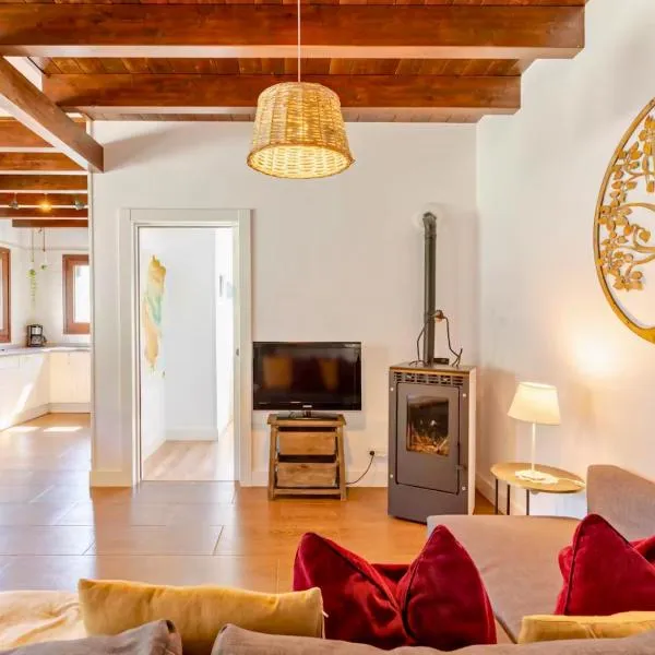 Casa Rural Orós, hotel em Orós Alto