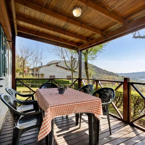 Camping Royal – hotel w mieście Pettenasco