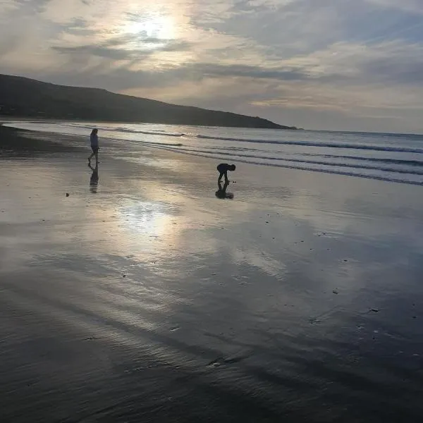 Peaceful beachside guest house, hotel v destinaci Invercargill