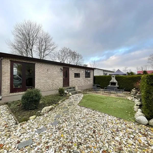 Chalet in Tzummarum near Frisian Countryside, hotel en Tzummarum