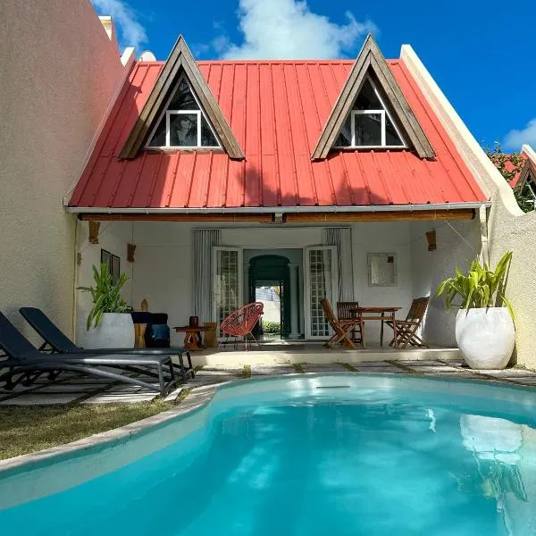 Chic Home with Private Pool, 1 min to Beach, hotel in Cap Malheureux