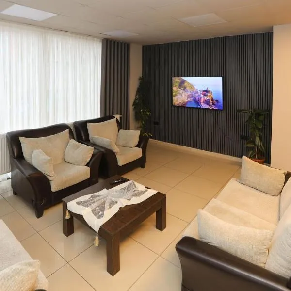 Özsoy Otel, hotel in Akcay