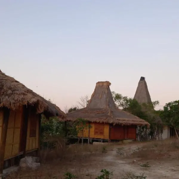 Praikamarru Home Stay, hotel in Matawai