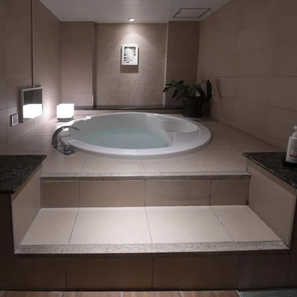 ホテル クレア, hotel v destinaci Hasuda