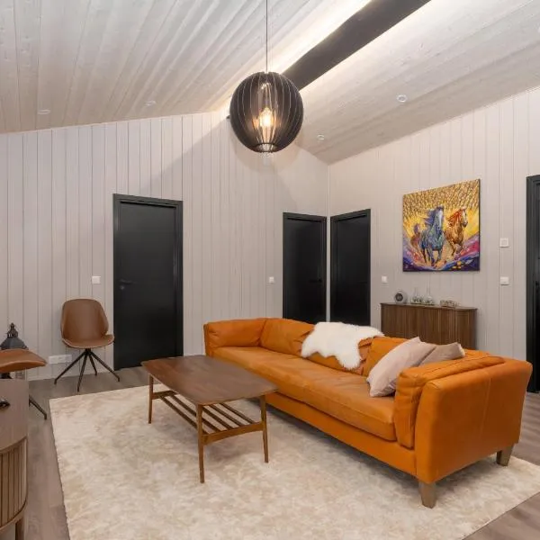 Cozy and Modern Cabins in Selfoss, hotel in Selfoss