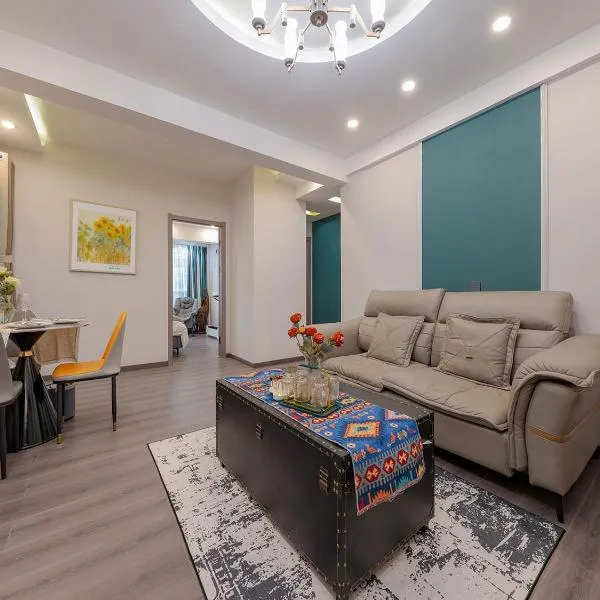 Annie Apartment - only 120 metres from Metro Line 2 Exit B of Chuanxingulou, hotel v destinaci Kchun-ming