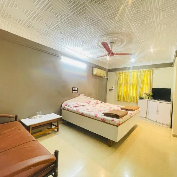 Hotel Rajdhani - Best Family Hotel in Pavagadh and in Halol GIDC, hotel in Hālol