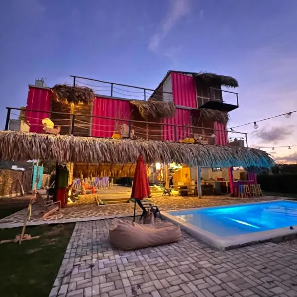 Surf Room en Mojarra Beach,Santa Veronica, khách sạn ở Salina del Rey